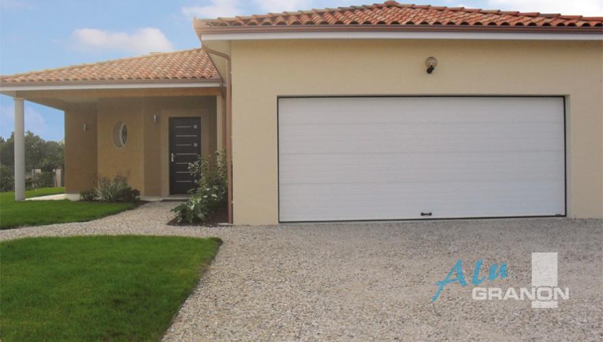 Porte de garage résidentiel